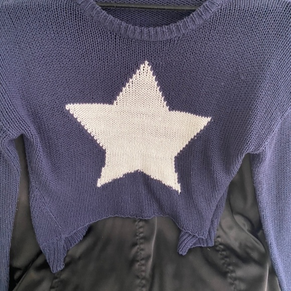 Sweater - Picture 1 of 2